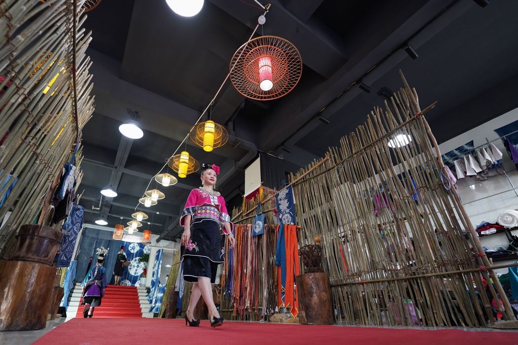 93FʡկhȪֵzĄؚ܇gȺMʢbֱչʾ