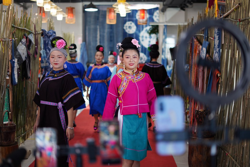 93FʡկhȪֵzĄؚ܇gȺMʢbֱչʾ