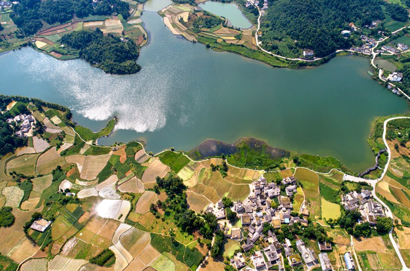 2022年6月21日拍攝的貴州省黔西市綠化白族彝族鄉大海子村（無人機照片）。