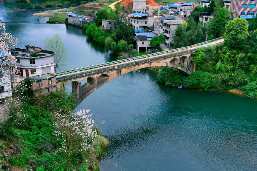花灘橋。貴州省交通運輸廳供圖