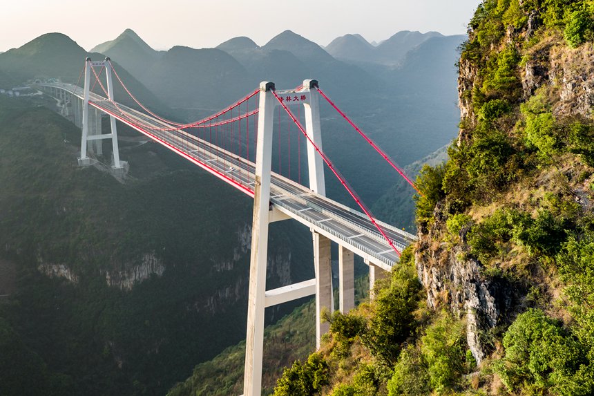 興義環城高速公路峰林大橋。貴州省交通運輸廳供圖