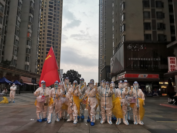 石玉萍與她的戰疫隊友