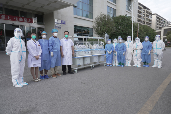 貴陽“黃碼醫院”順利轉接定點救治醫院新生兒。