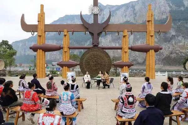 黨的二十大代表和省市黨校專家現場宣講。