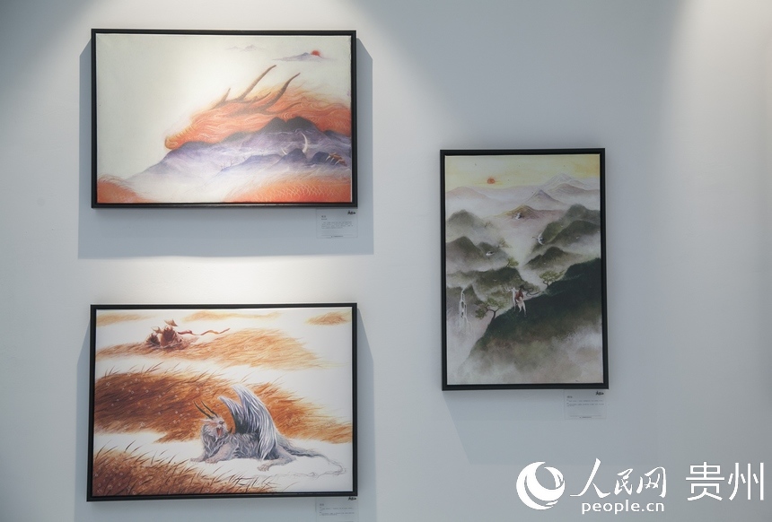 現場展出的部分作品。人民網 龍章榆攝