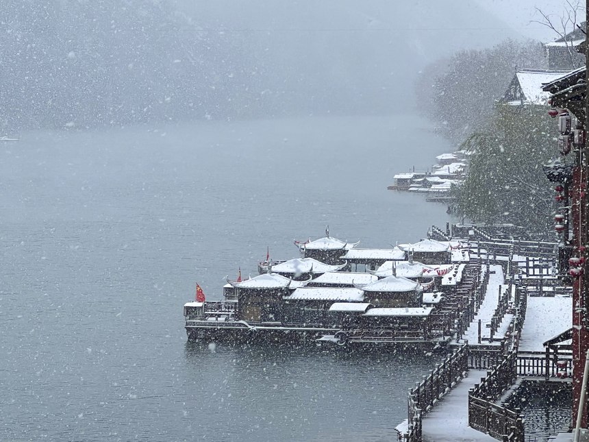 2022年12月拍攝的下司古鎮清水江邊。劉夢攝