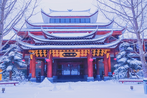 檢核溫泉雪景。劍河縣融媒體中心供圖