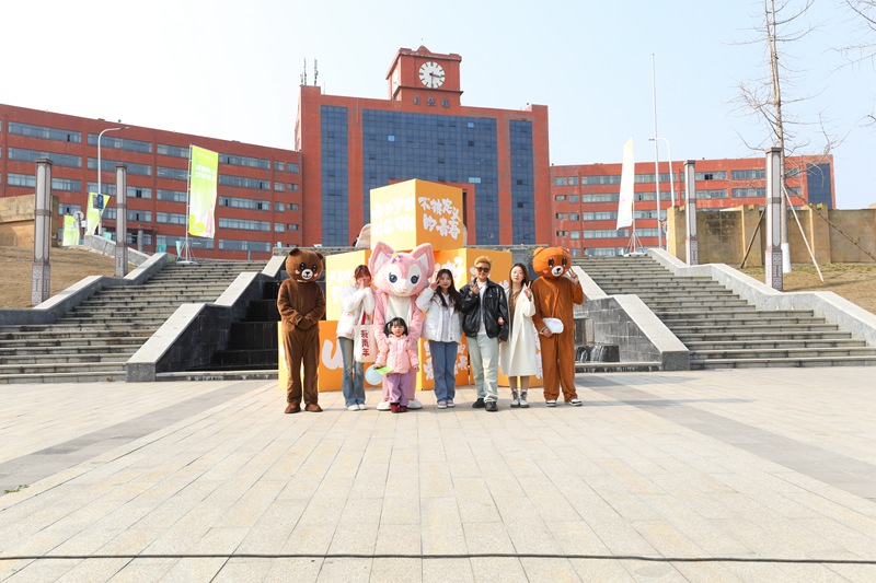 充滿青春氣息的校園文化形象。貴州工商職業學院供圖