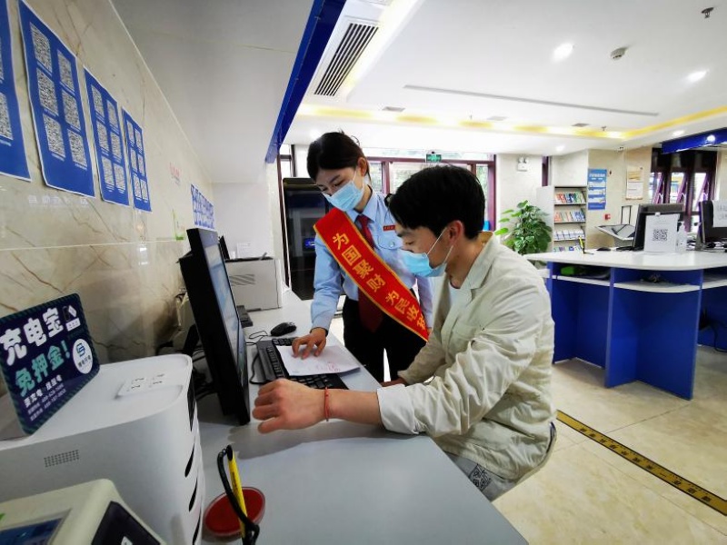 輔導納稅人使用電子稅務局申請新辦企業套餐同時申領稅務UK的業務。