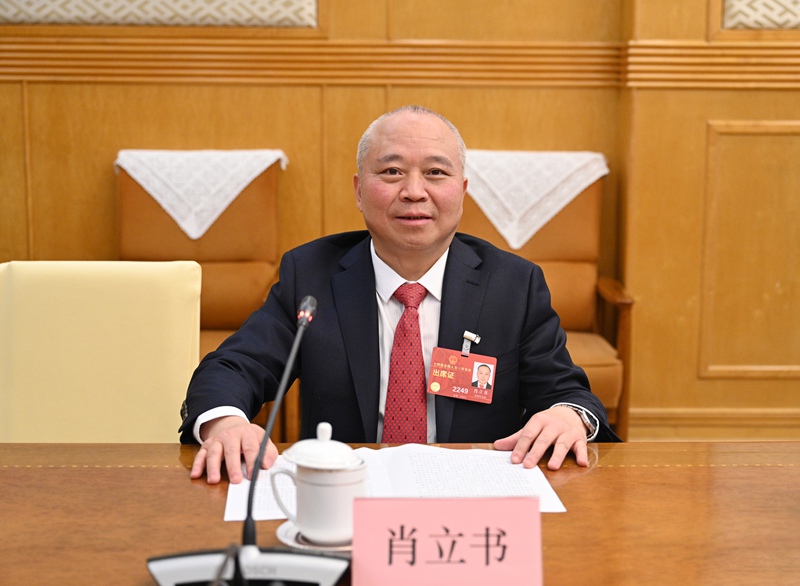 全國人大代表、中國振華電子集團有限公司總經理肖立書。受訪者供圖