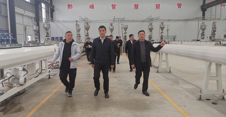 王金源到園區走訪工業企業。