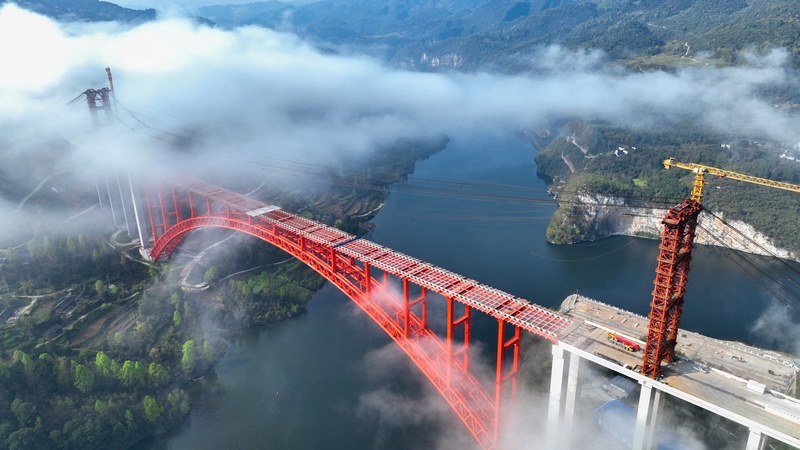 德余高速烏江特大橋主體貫通。劉葉琳攝