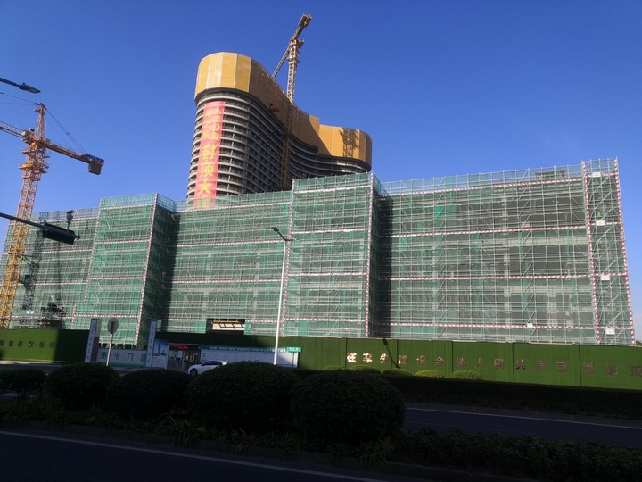 由八建集團承建的蘇州龍之夢大酒店實景圖。八建集團供圖.