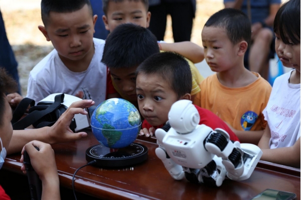 8.貴州民族大學下鄉開展科普活動。貴州民族大學供圖