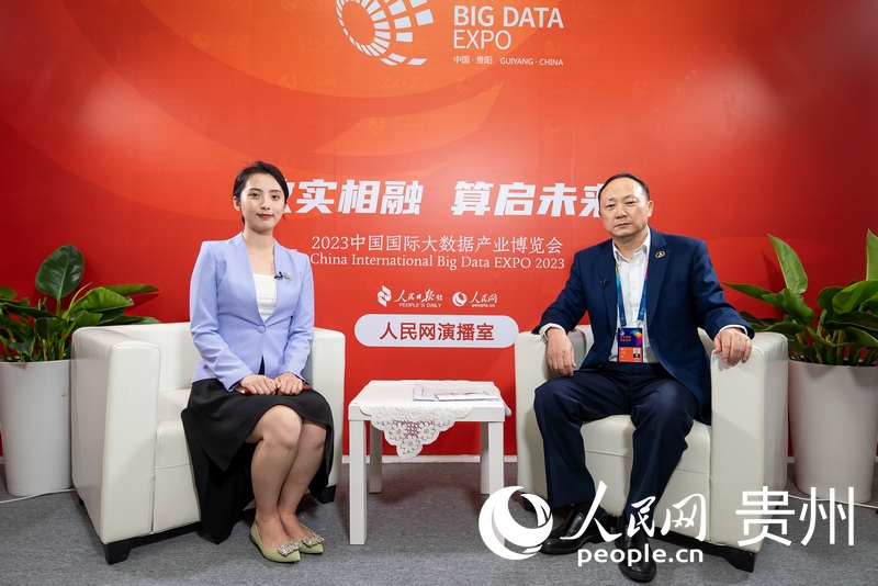 遠大科技集團黨委書記、副總裁丁元剛接受人民網專訪。人民網記者 涂敏攝