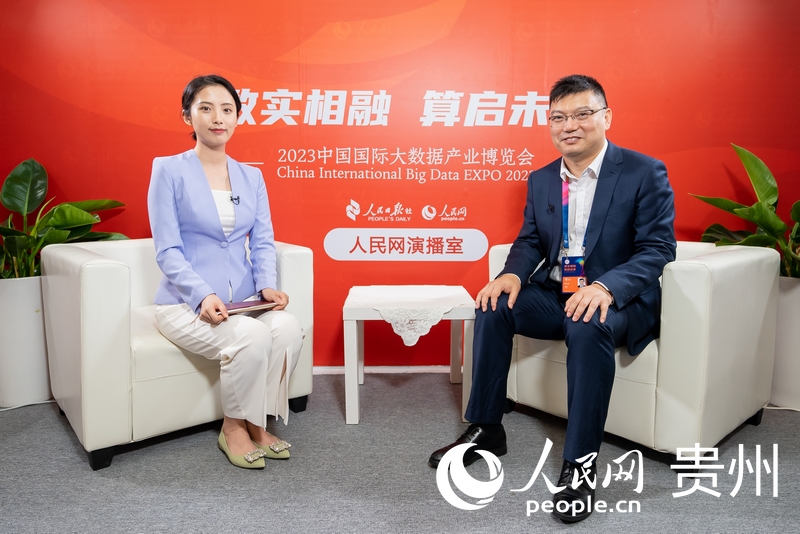 國泰新點軟件股份有限公司副總裁何永龍接受人民網專訪。人民網記者 涂敏攝