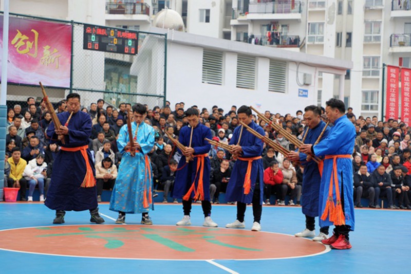 “村BA”比賽現場，正上村蘆笙表演。羅乾瑞攝