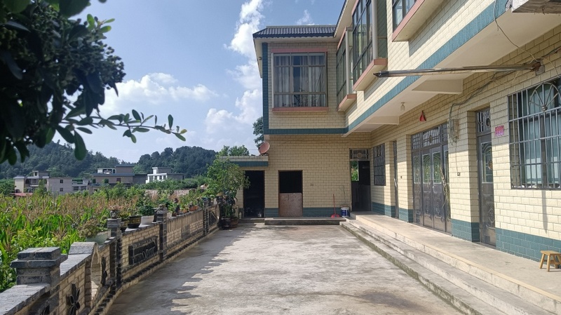 村民的院壩。姜繼恒攝