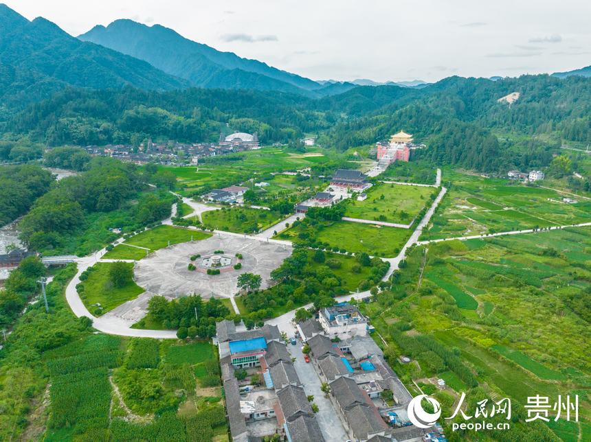 寨沙侗寨一隅。人民網 陽茜攝