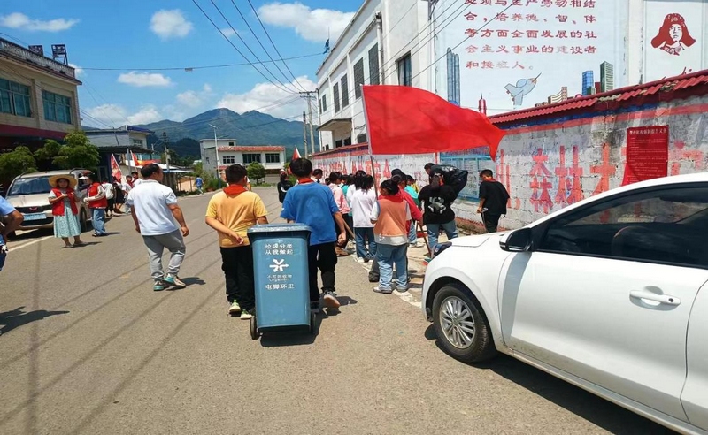“小手拉大手”活動現場。