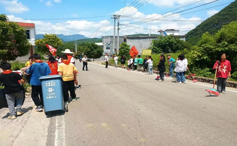 “小手拉大手”活動現場。