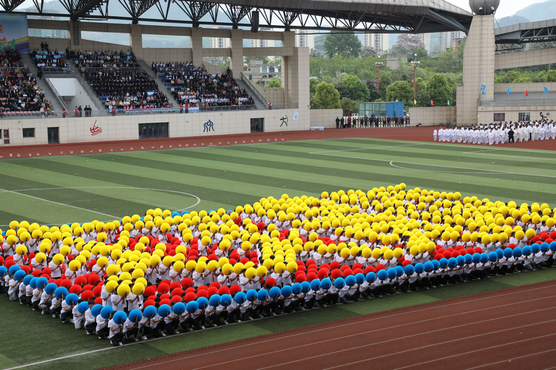 參與修文縣運動會開幕式。趙爽攝