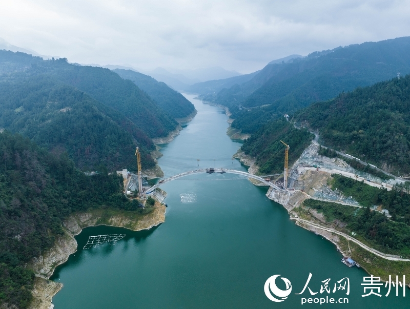 航拍劍河錫繡大橋。人民網 陽茜攝