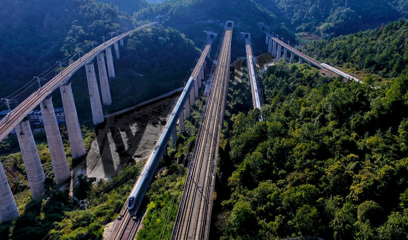 貴廣高鐵迎來提速。石宗林攝