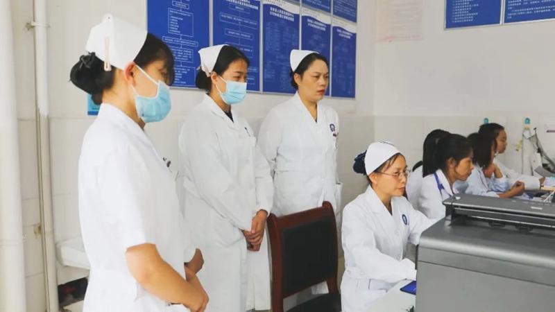 圖為結腸透析和腹膜透析護理培訓現場。