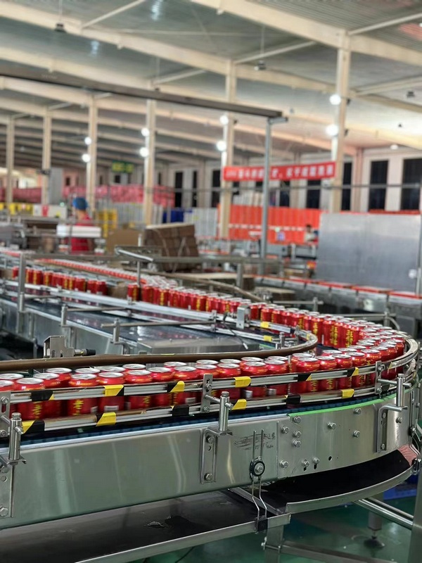 貴州王老吉刺檸吉產業發展有限公司生產車間。 何宇澈攝