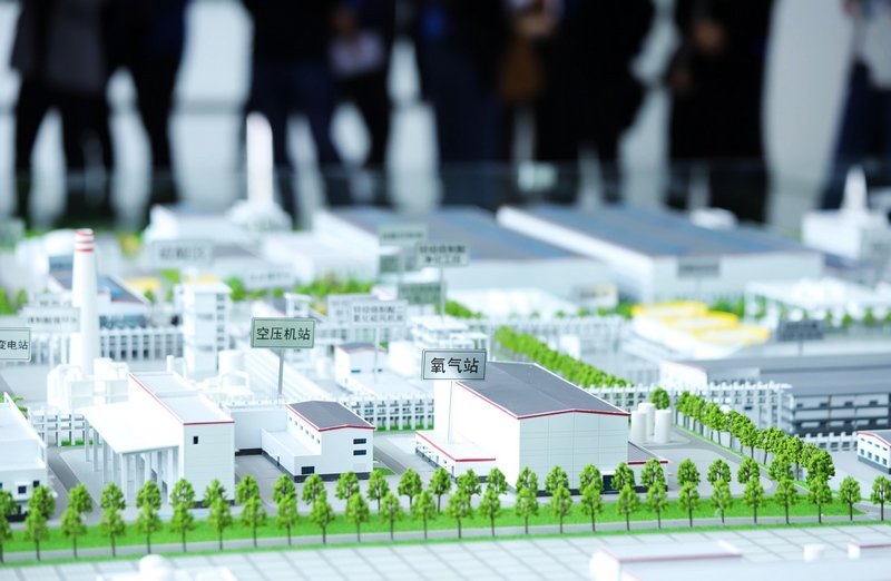 盛屯能源金屬化學（貴州）有限公司廠區沙盤。 顧蘭云 攝