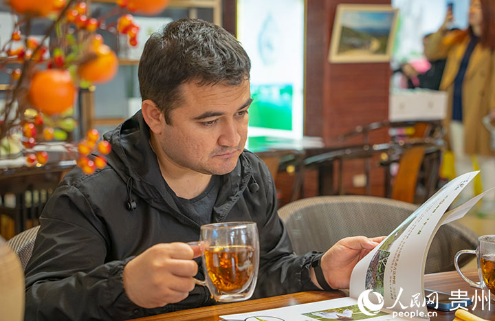 歐亞國家記者品茗。人民網 陽茜攝