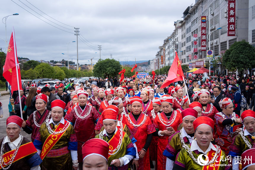 貴州黃平“蘆笙會”游演現場。人民網記者 涂敏攝