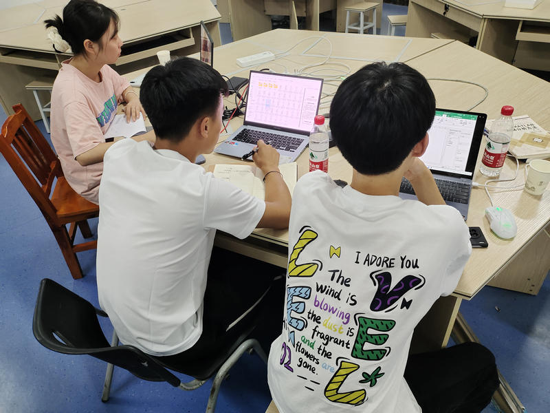 3貴州交通職業技術學院團隊培訓參賽場景。貴州交通職業技術學院供圖