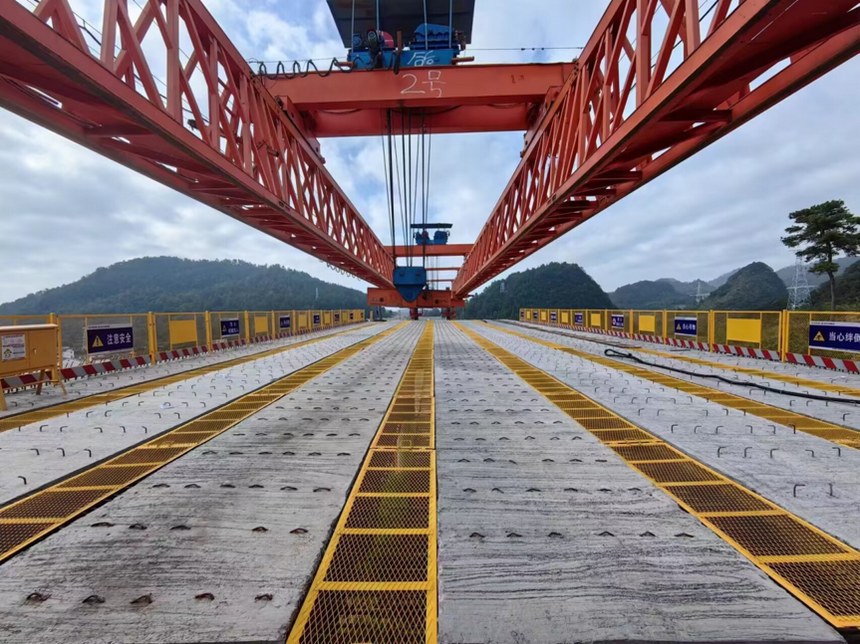 橋面系安全防護設施。貴州貴平高速公路有限公司供圖