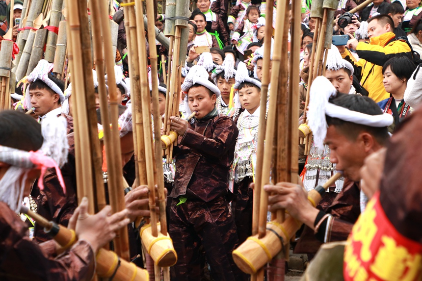 苗族蘆笙節現場熱鬧非凡。