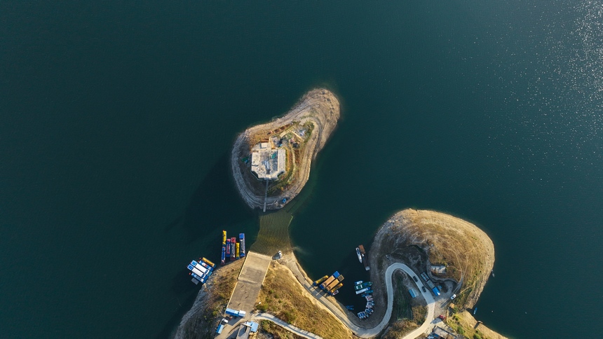 支嘎阿魯湖風光（無人機照片）。