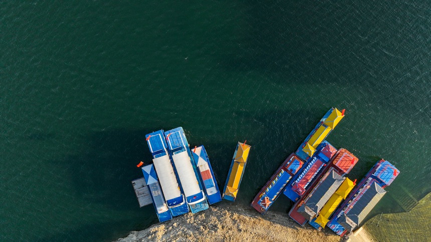 支嘎阿魯湖風光（無人機照片）。