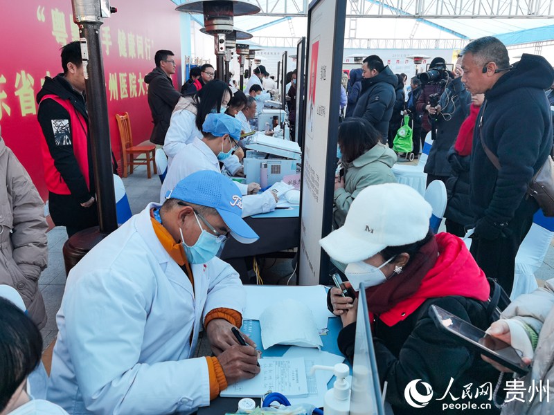 義診活動現場。人民網 王秀芳攝