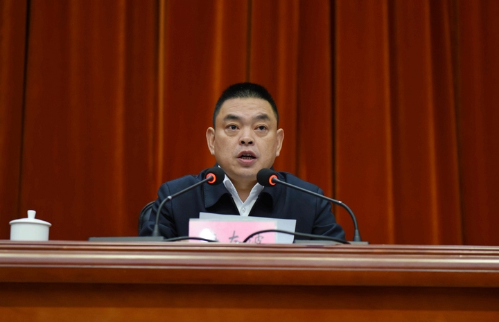 唐友波發言。