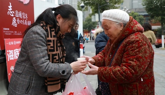 觀山湖這份愛心早餐，讓溫暖在冬日傳遞