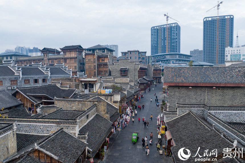 航拍中南門古城。人民網記者 涂敏攝