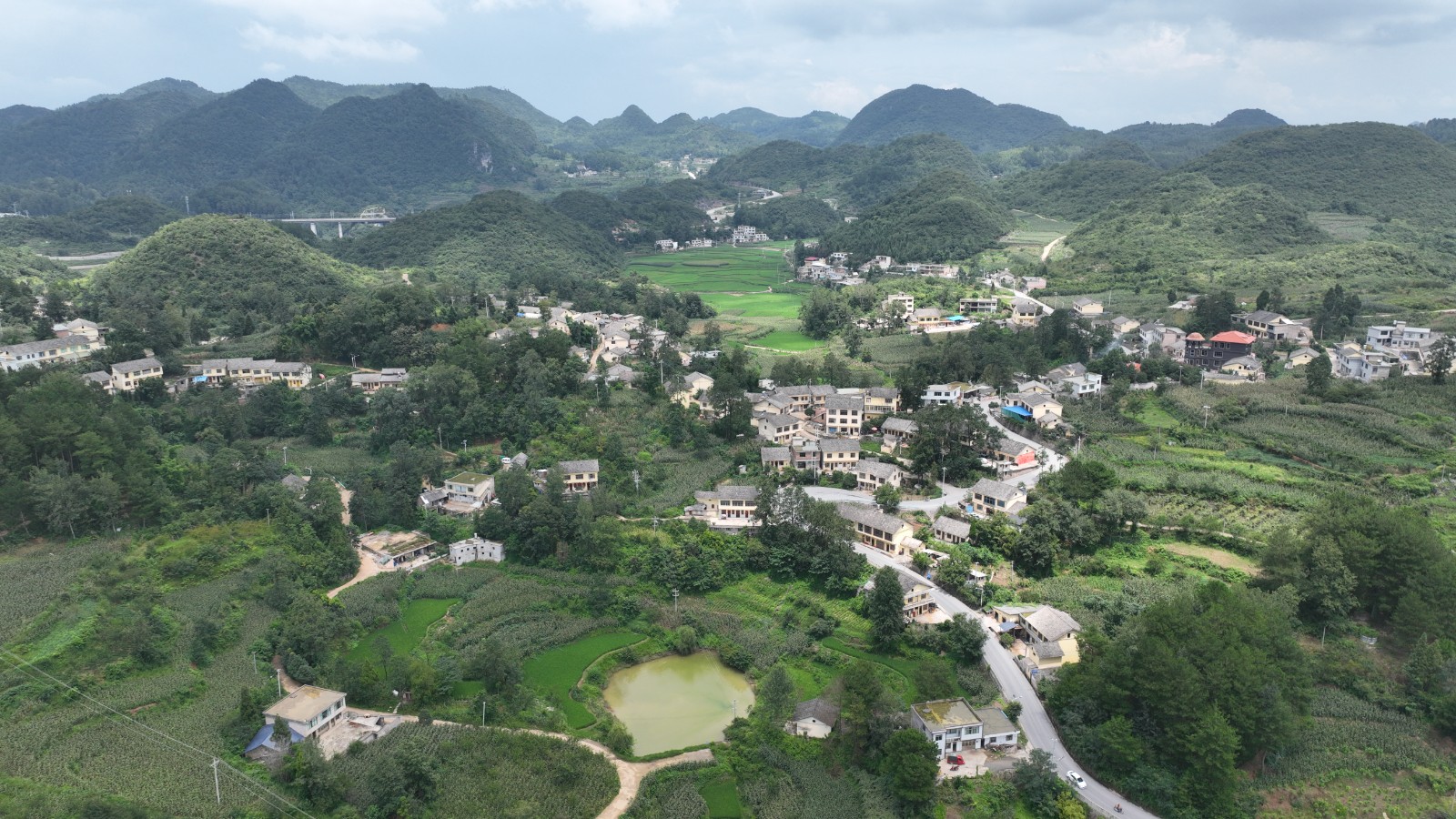 清鎮市衛城鎮上水村航拍圖。鮑凱攝
