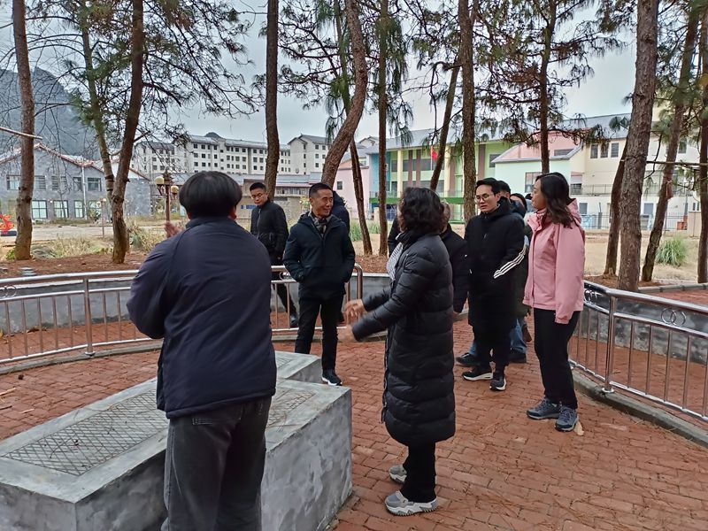 調研社區工作。