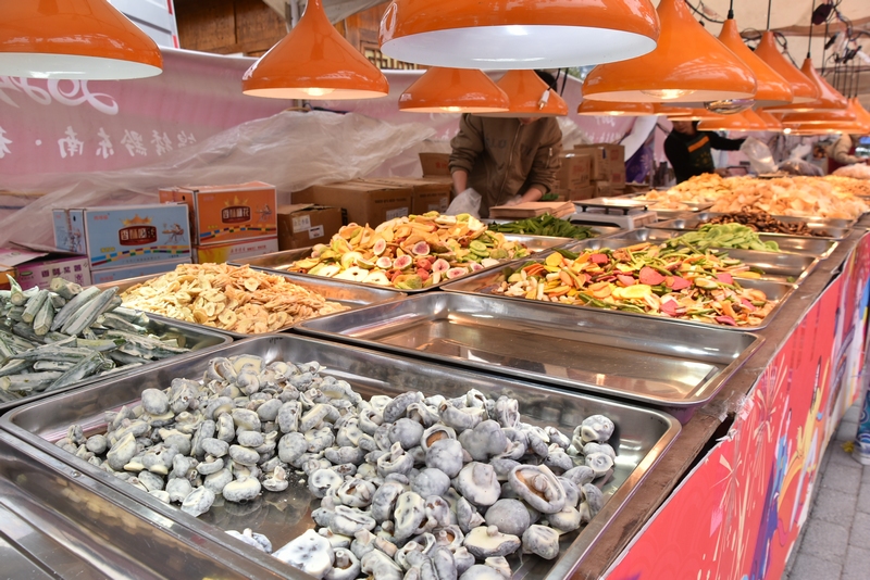 2024“錦繡黔東南·和美凱里”年貨節開市。