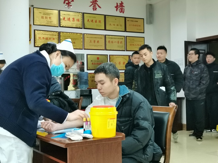 征兵體檢現場。