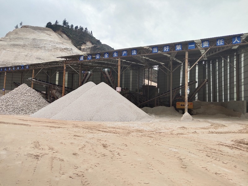 優質石英砂。吳易澤攝