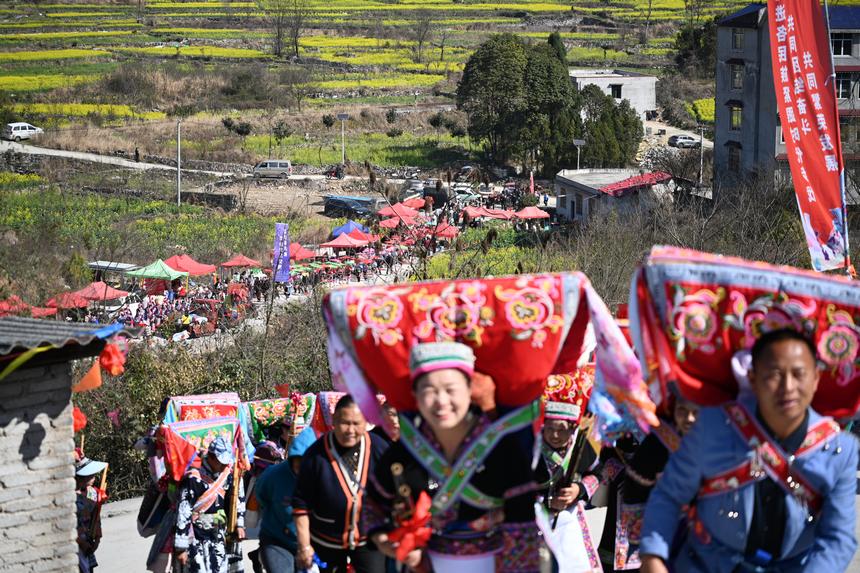 苗族跳花活動現場。