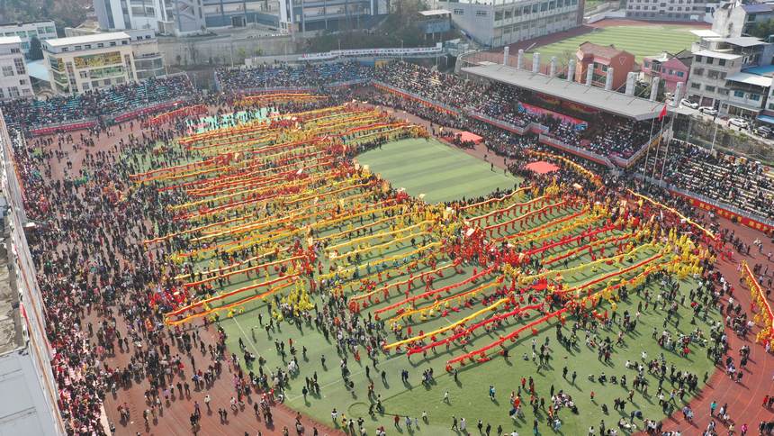 航拍石阡仡佬毛龍節現場。石阡縣融媒體中心供圖