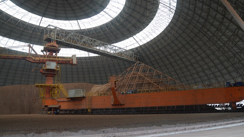 圖為 取料機正在取料 王光敏 攝.JPG